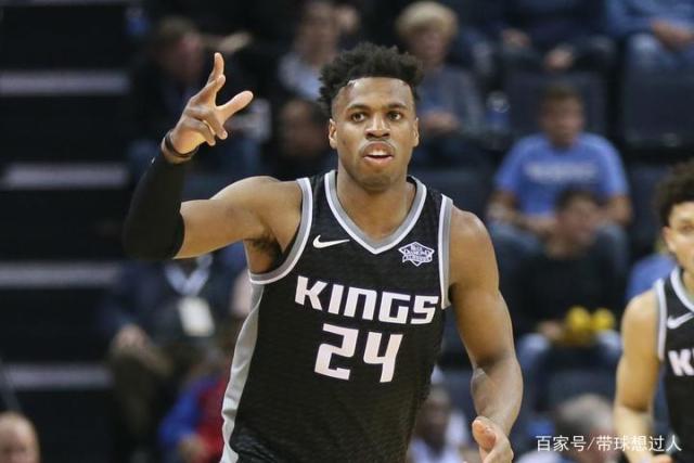 切尔西与18岁右后卫阿奇姆彭续约至2029年