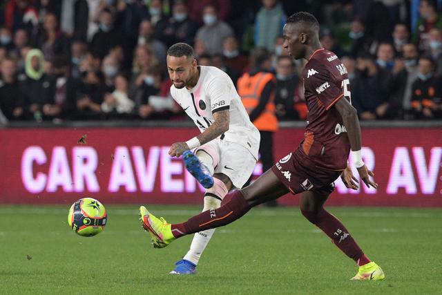 官宣：韩德君与辽宁队续约 签订两年老将合同