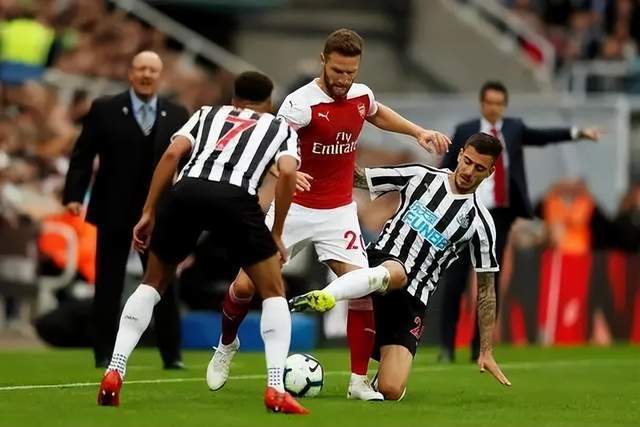 曼联锋无力难阻纽卡争4 数据示喜鹊军团2-1取胜