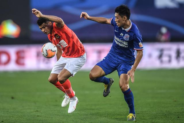 西卡37+11利拉德34分 步行者大胜雄鹿追至1-1